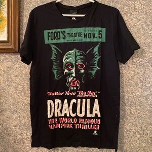 NWT Black Dracula Graphic T-Shirt size M vampire movie fords theater cotton